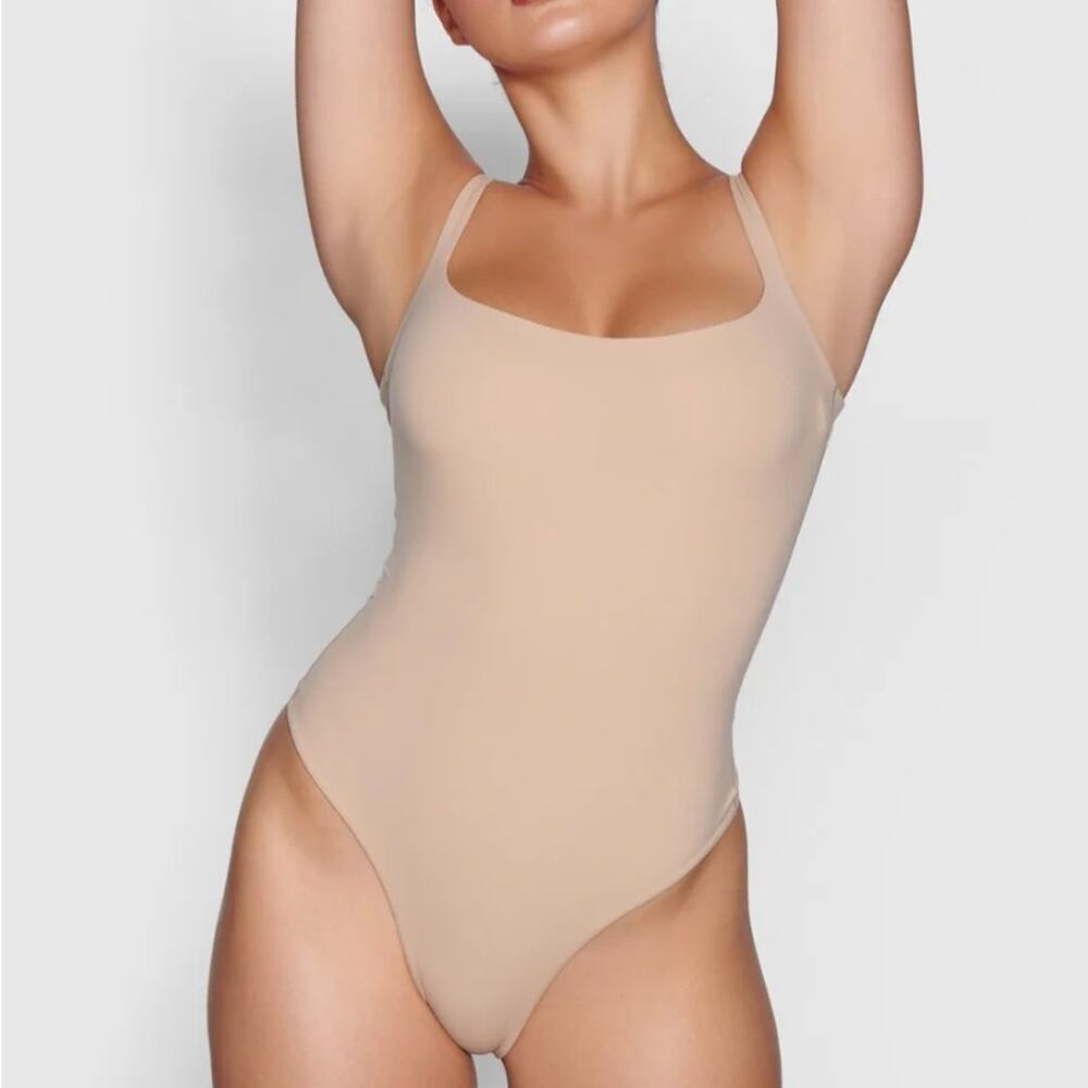Skims Square Neck Bodysuit L Nude Beige Tank